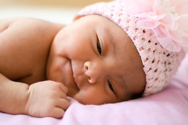 Newborn Photography Tips and Tricks - side pose-newborn baby