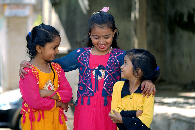 kids wearing Traditional clothing